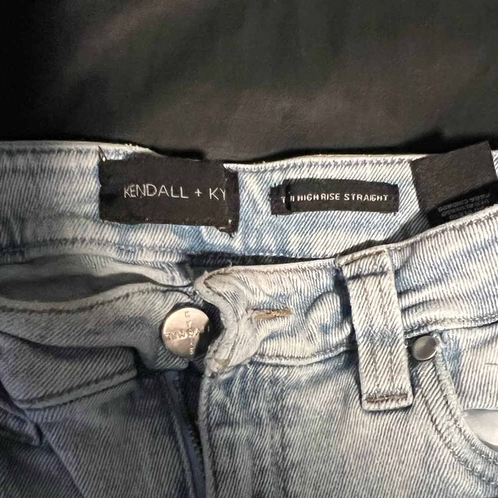 Kendall & Kylie light wash jeans